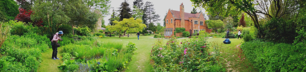 Panoramic of Cheslyn Gardens in Watford