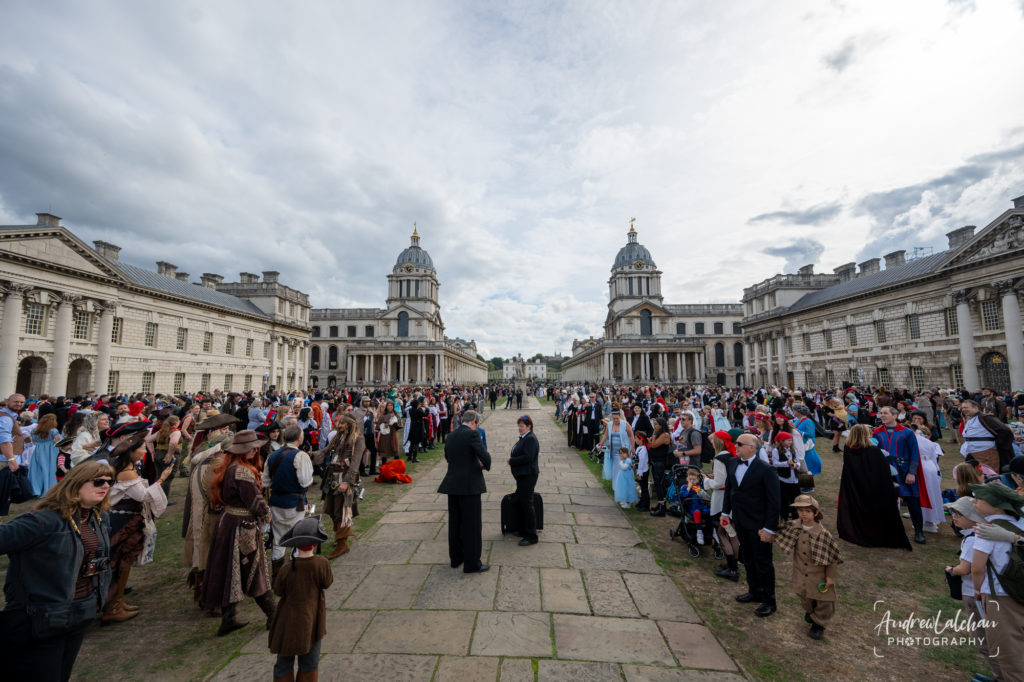 874 dressed as film and TV characters